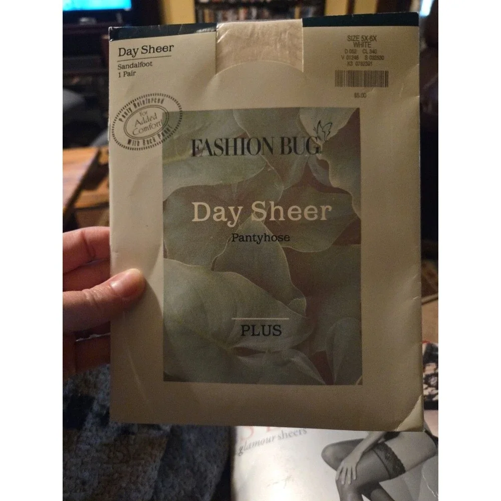 Fashion Bug Day Sheer Pantyhose Plus Size 5X-6X White